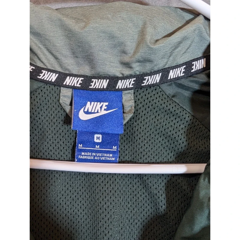 Nike Men Windbreaker Jacket Green‎ Grey Color Block Full Zip Lightweight Size M
